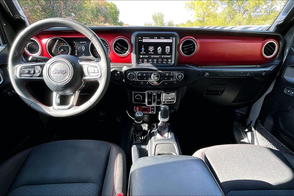 Used 2023 Jeep Wrangler Unlimited Rubicon w/ Cold Weather Group AWD/4WD image 18