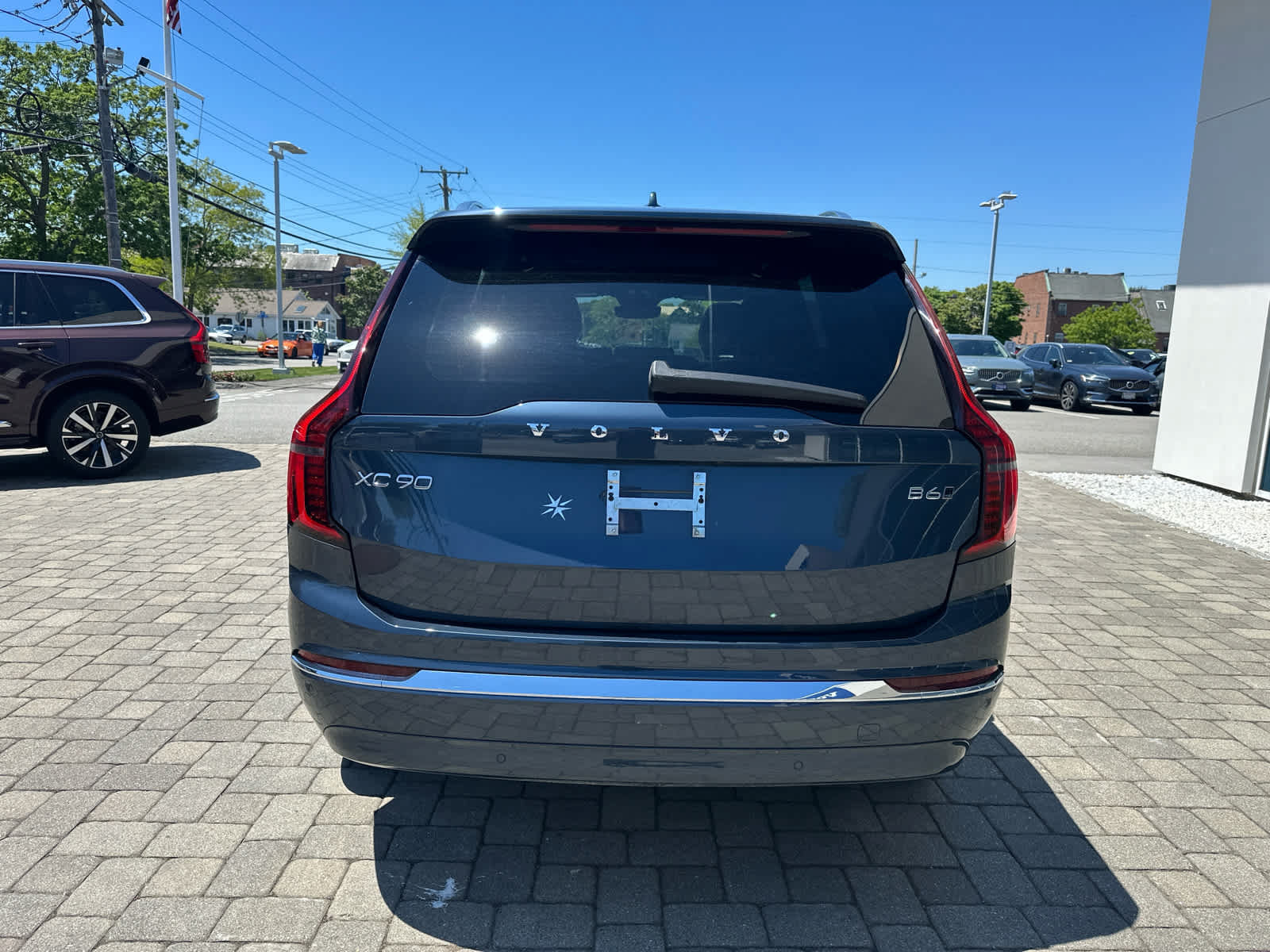 Used 2025 Volvo XC90 B6 Ultra w/ Protection Package AWD/4WD image 32