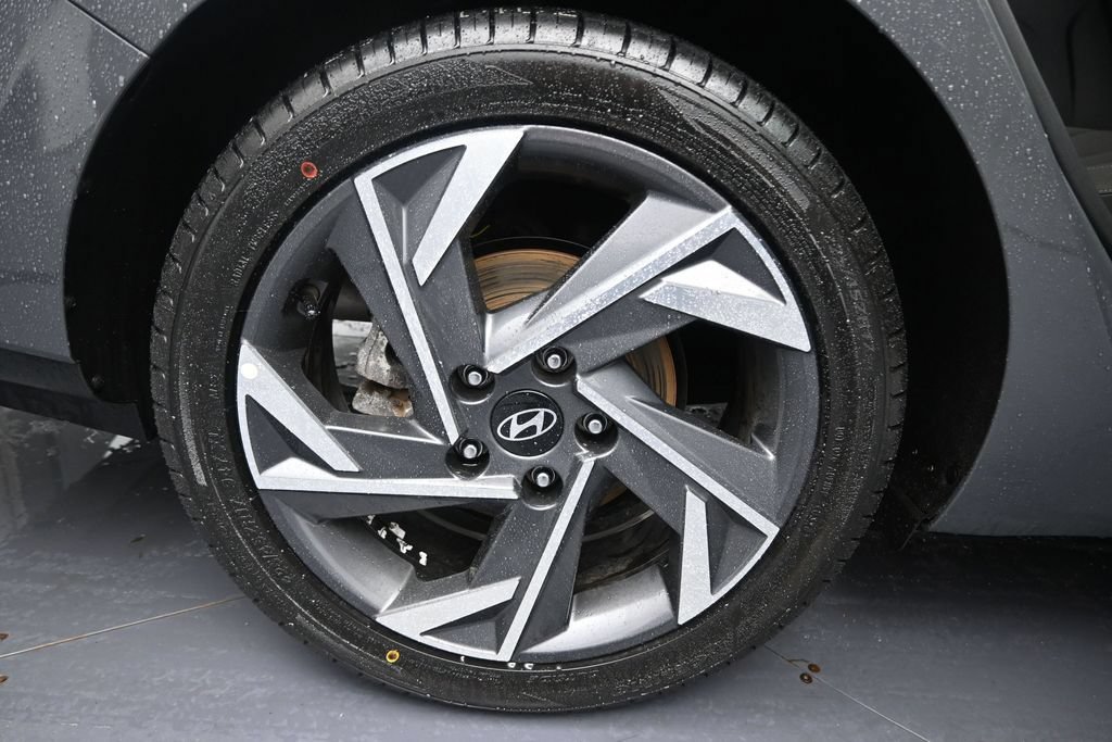 Used 2025 Hyundai Elantra SEL FWD image 40