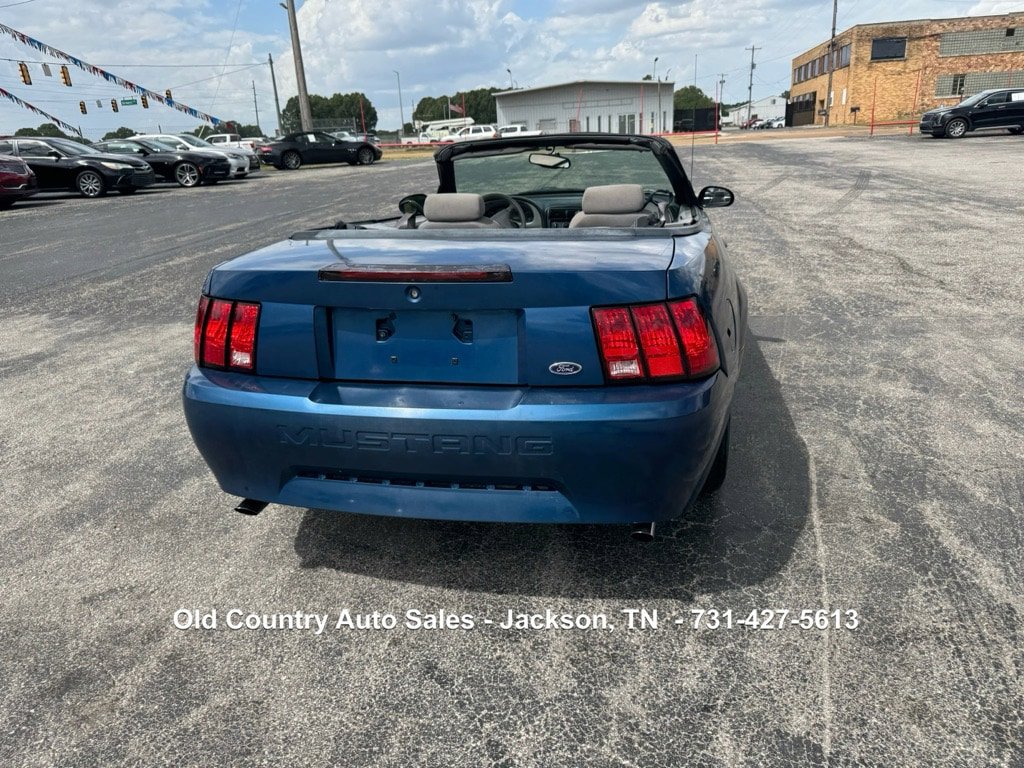 Used 2000 Ford Mustang Convertible RWD image 7