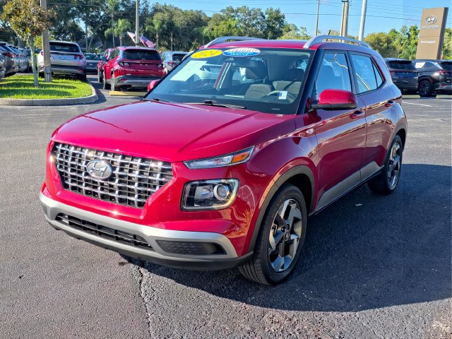 Certified 2024 Hyundai Venue SEL FWD image 2