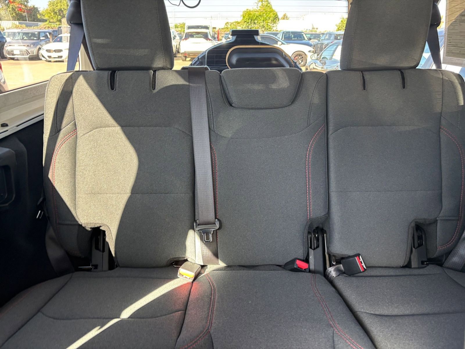 Used 2025 Jeep Wrangler Unlimited Rubicon image 37