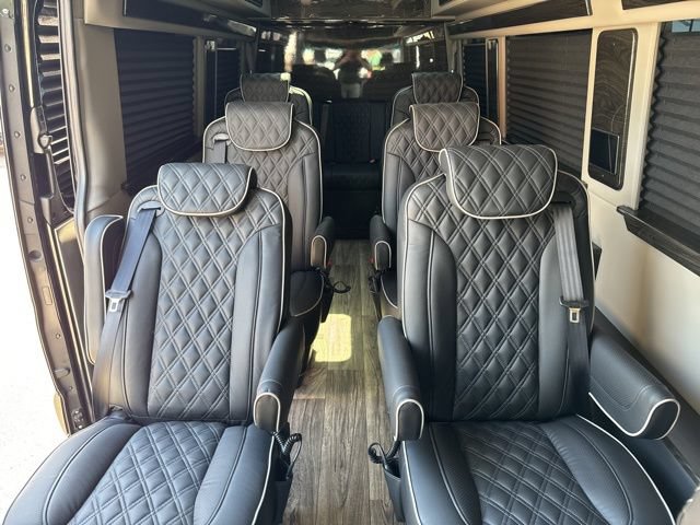Used 2024 Mercedes-Benz Sprinter 3500 image 21
