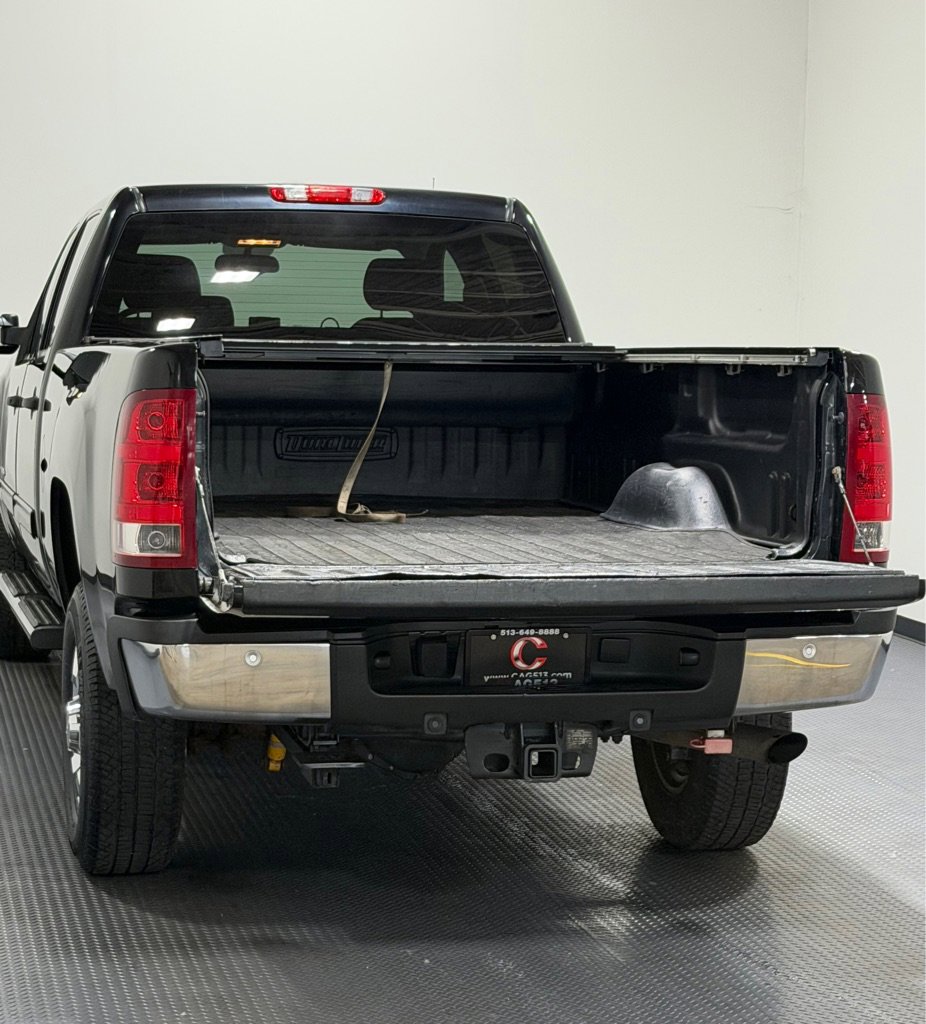 Used 2011 GMC Sierra 2500 SLE w/ SLE Preferred Package AWD/4WD image 12