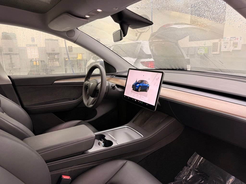 Used 2023 Tesla Model Y Long Range image 26