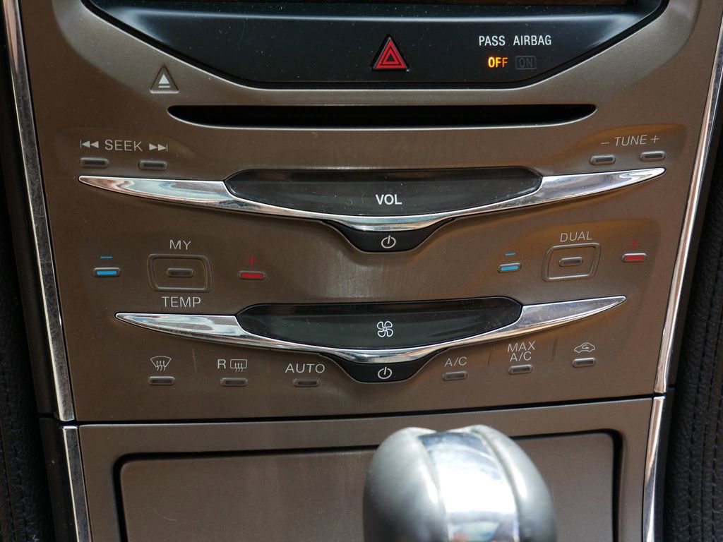 Used 2015 Lincoln MKX AWD w/ Equipment Group 101A image 23