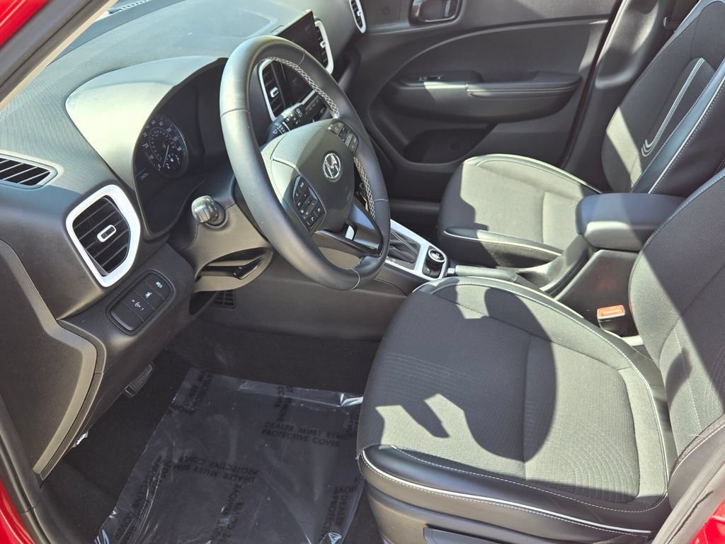 Used 2022 Hyundai Venue Limited w/ Cargo Package FWD image 10