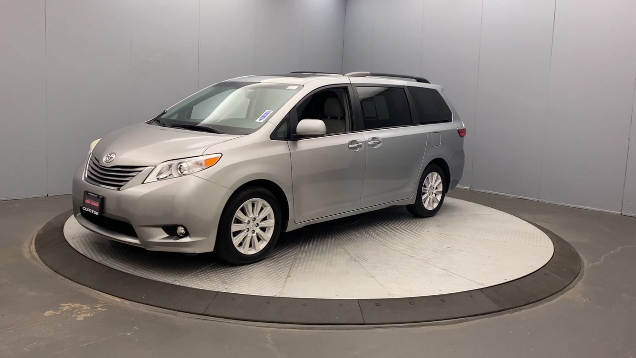 Used 2015 Toyota Sienna XLE w/ XLE Navigation Package AWD/4WD image 9