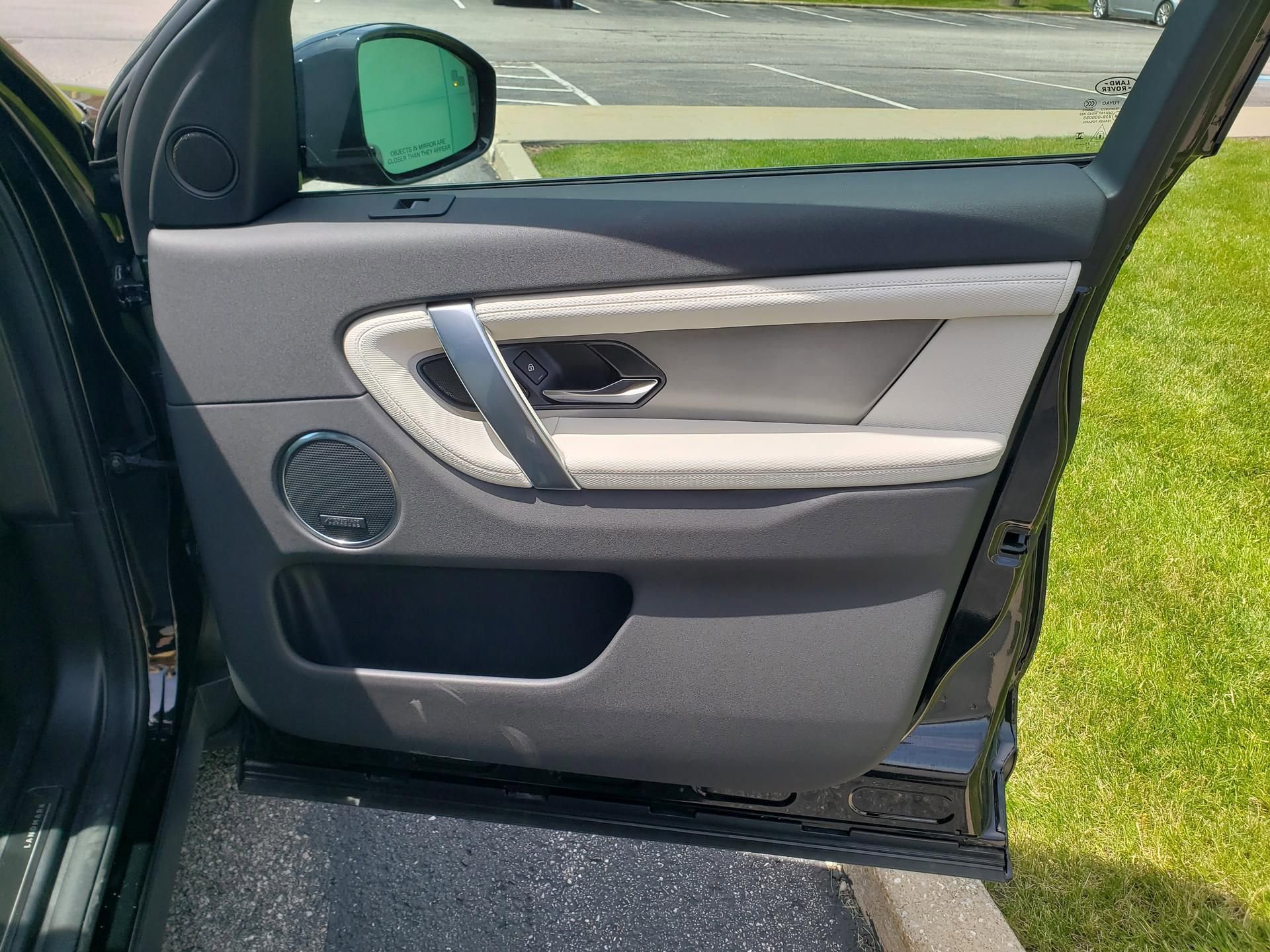 New 2026 Land Rover Discovery Sport Landmark AWD/4WD image 18