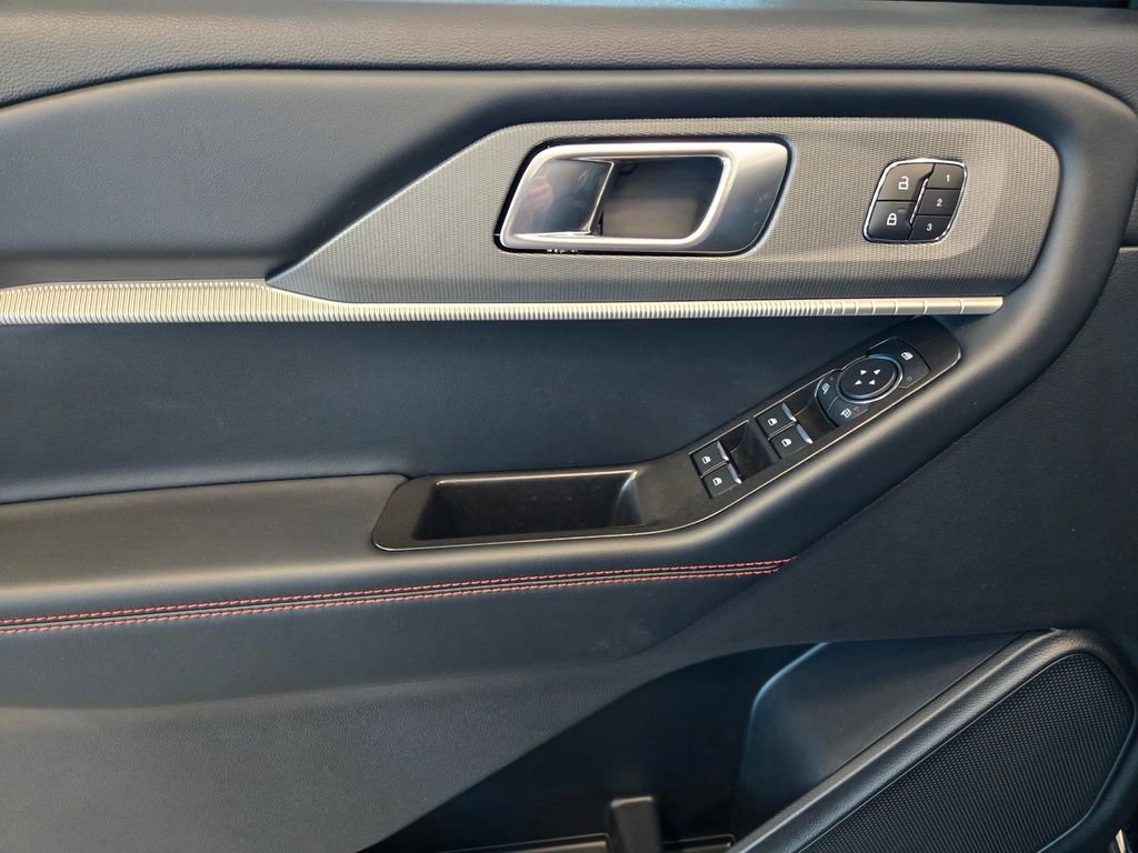 New 2026 Ford Explorer ST-Line w/ ST-Line Street Pack image 17