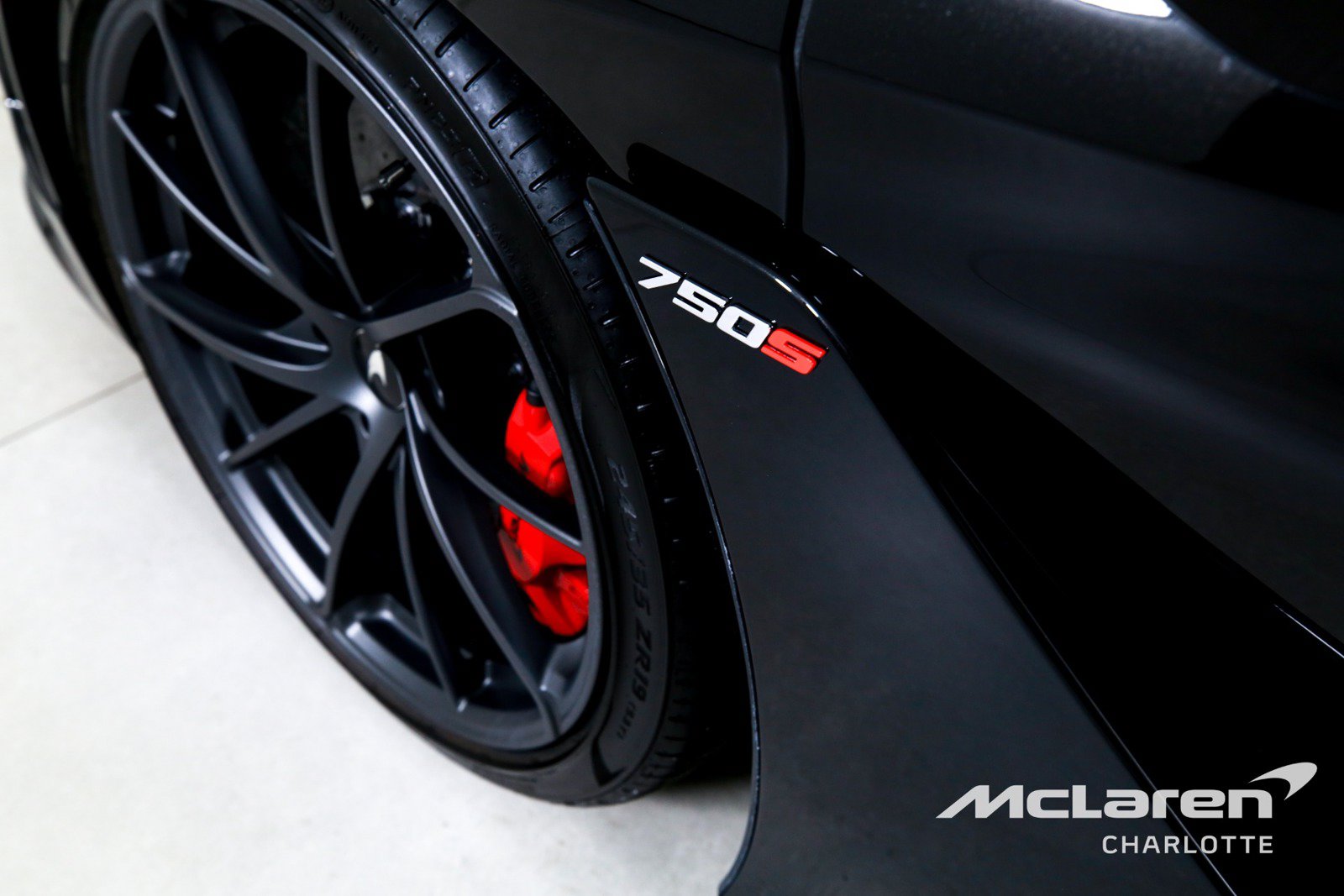 Used 2026 McLaren 750S Spider RWD image 31