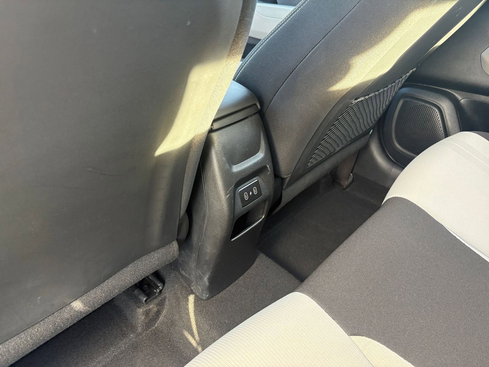 Used 2025 Hyundai Venue SEL image 22