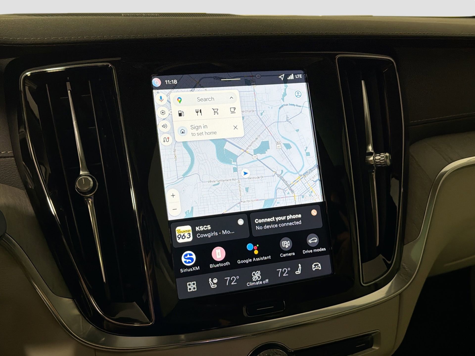 New 2026 Volvo V60 B5 Cross Country Ultra w/ Protection Package Premier image 12