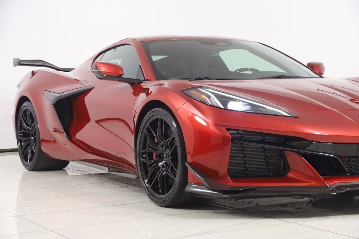 Used 2025 Chevrolet Corvette Z06 w/ Z07 Performance Package RWD image 72