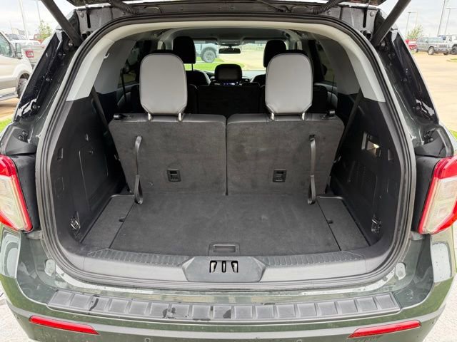 Certified 2022 Ford Explorer XLT w/ Equipment Group 202A RWD image 7