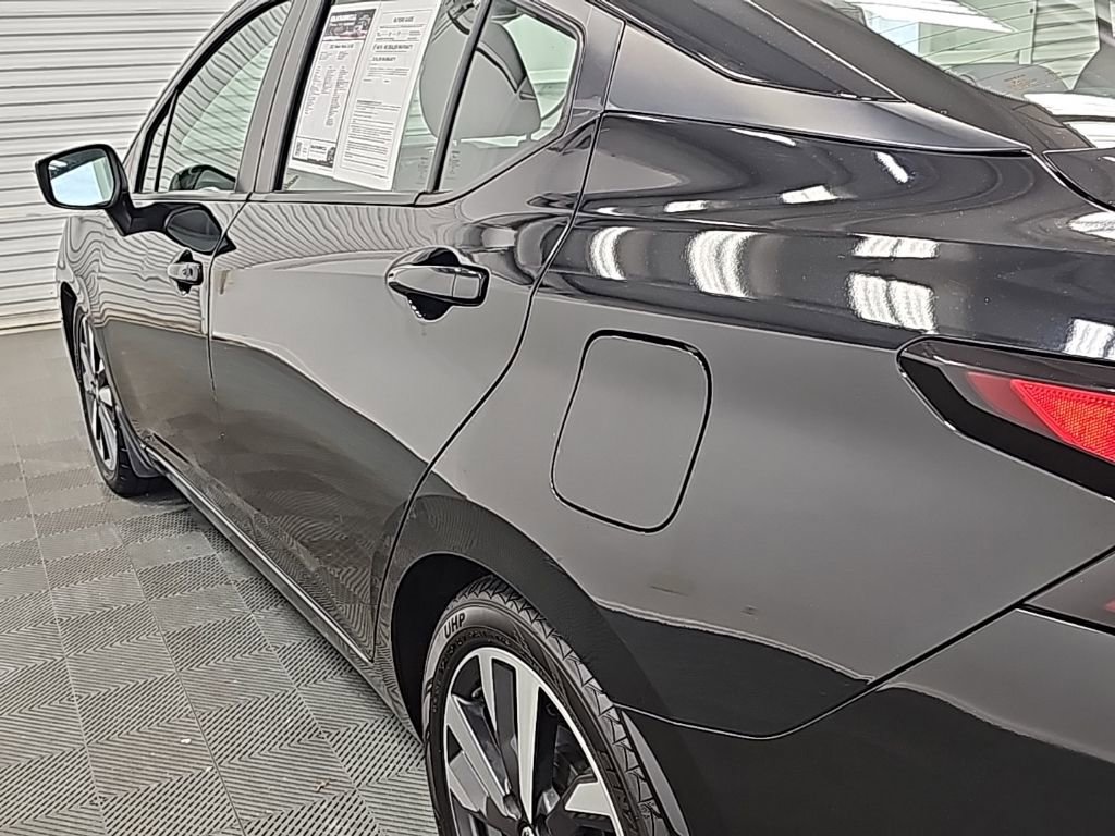 Used 2021 Nissan Versa SR w/ Convenience Package image 6