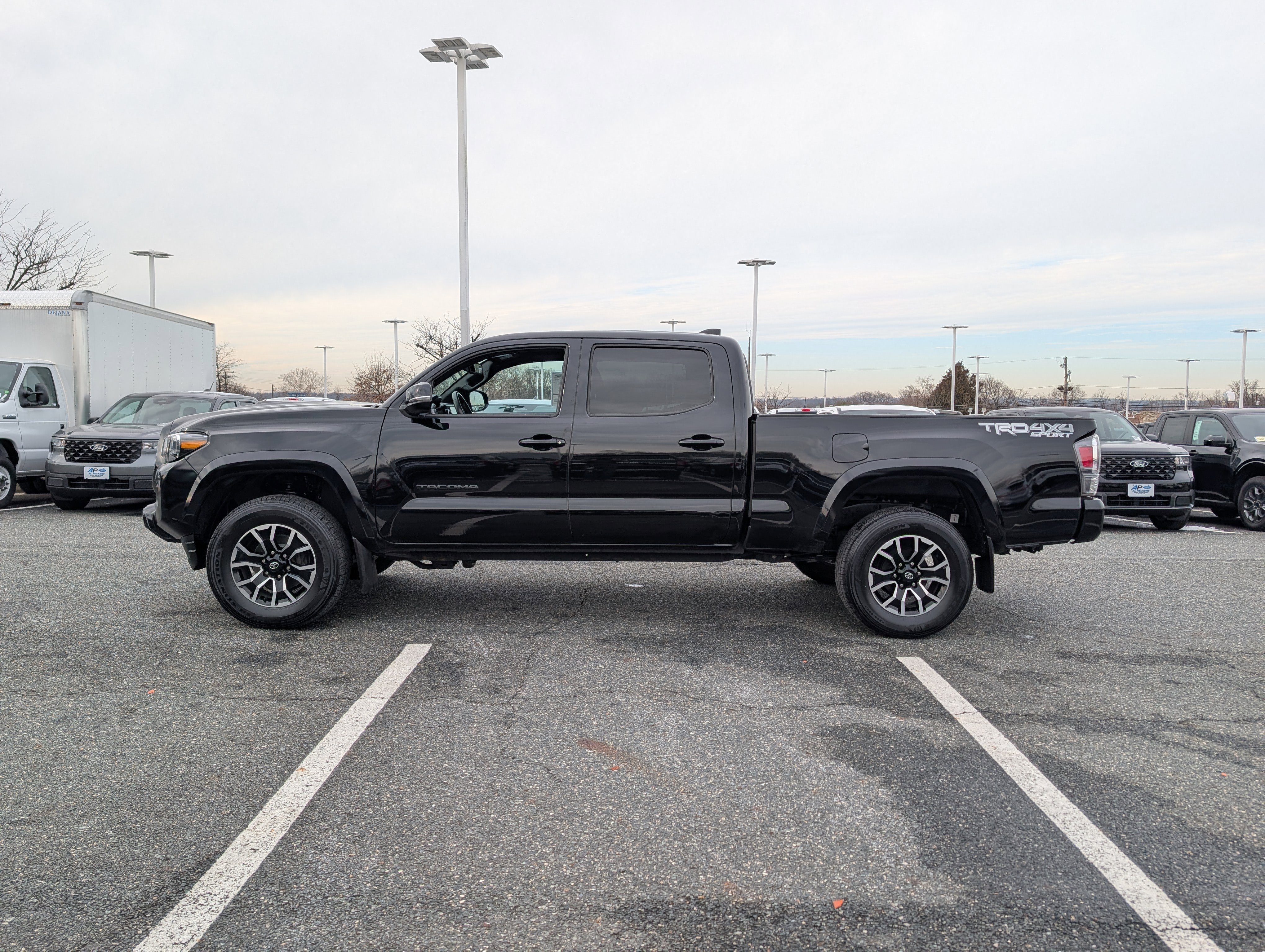 Used 2022 Toyota Tacoma TRD Sport image 6