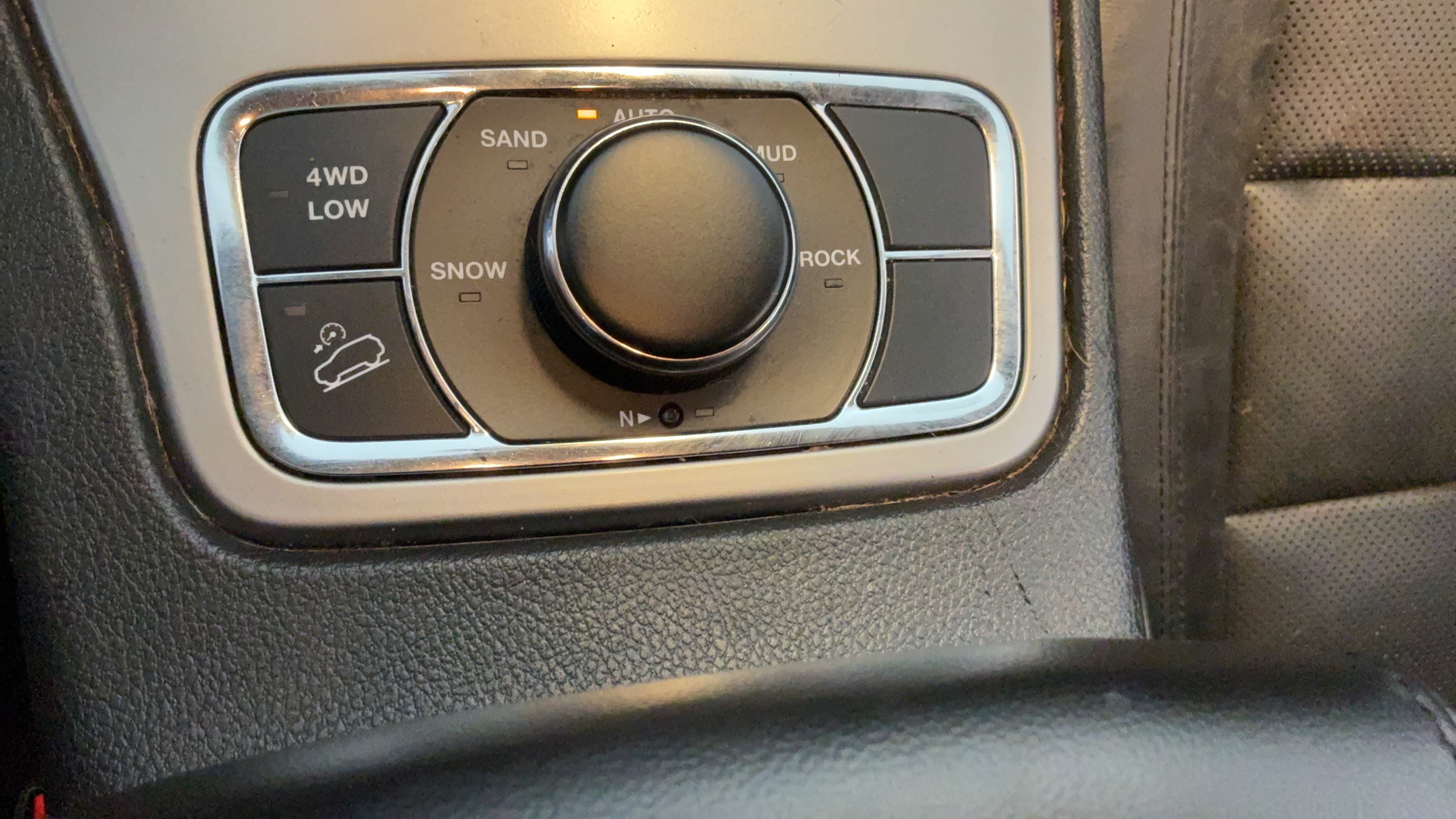 Used 2020 Jeep Grand Cherokee Limited w/ Luxury Group II AWD/4WD image 17