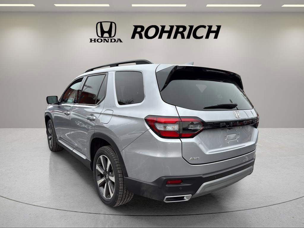 Used 2023 Honda Pilot Elite image 7