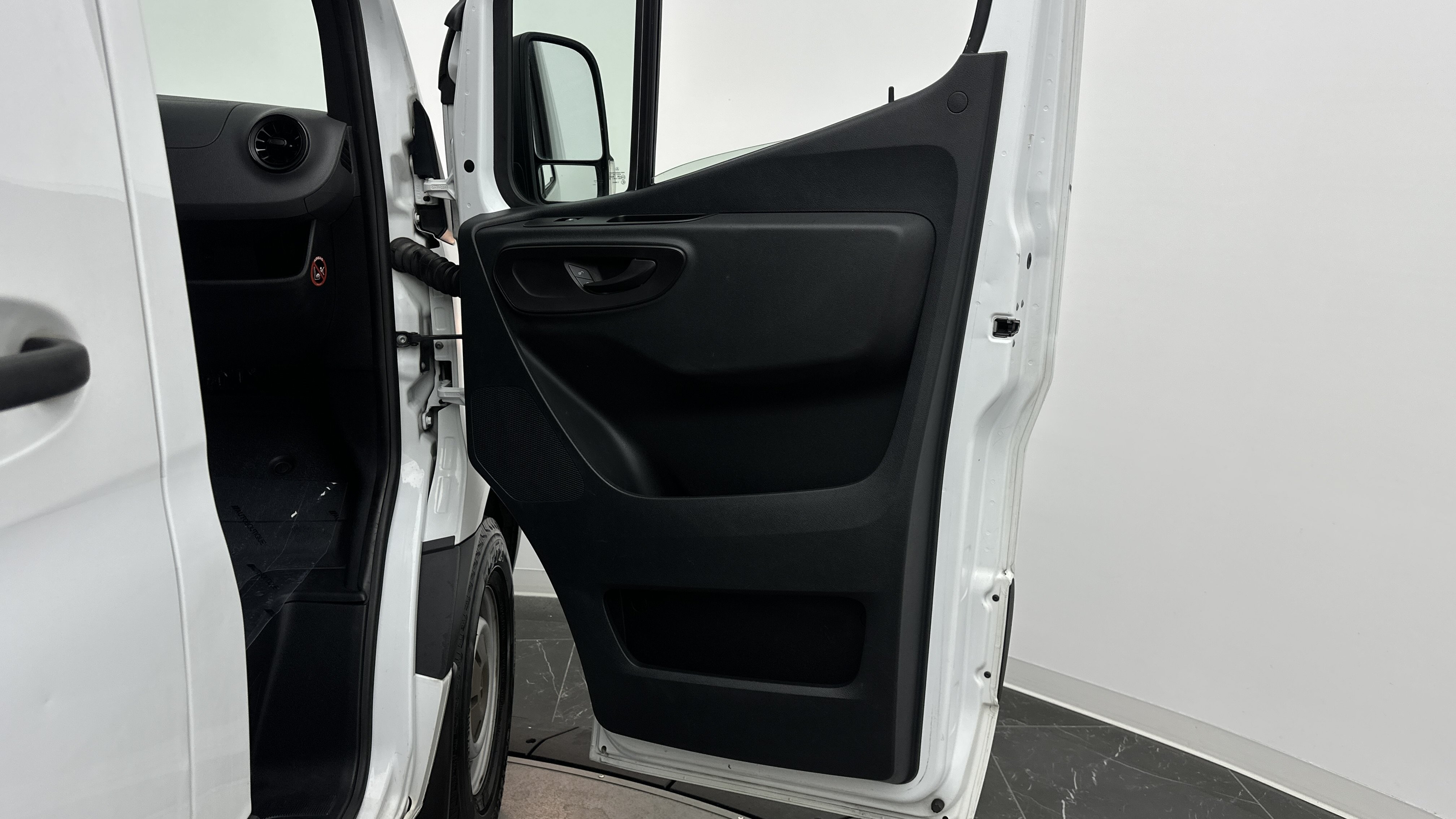 Used 2019 Mercedes-Benz Sprinter 144 Cargo image 25