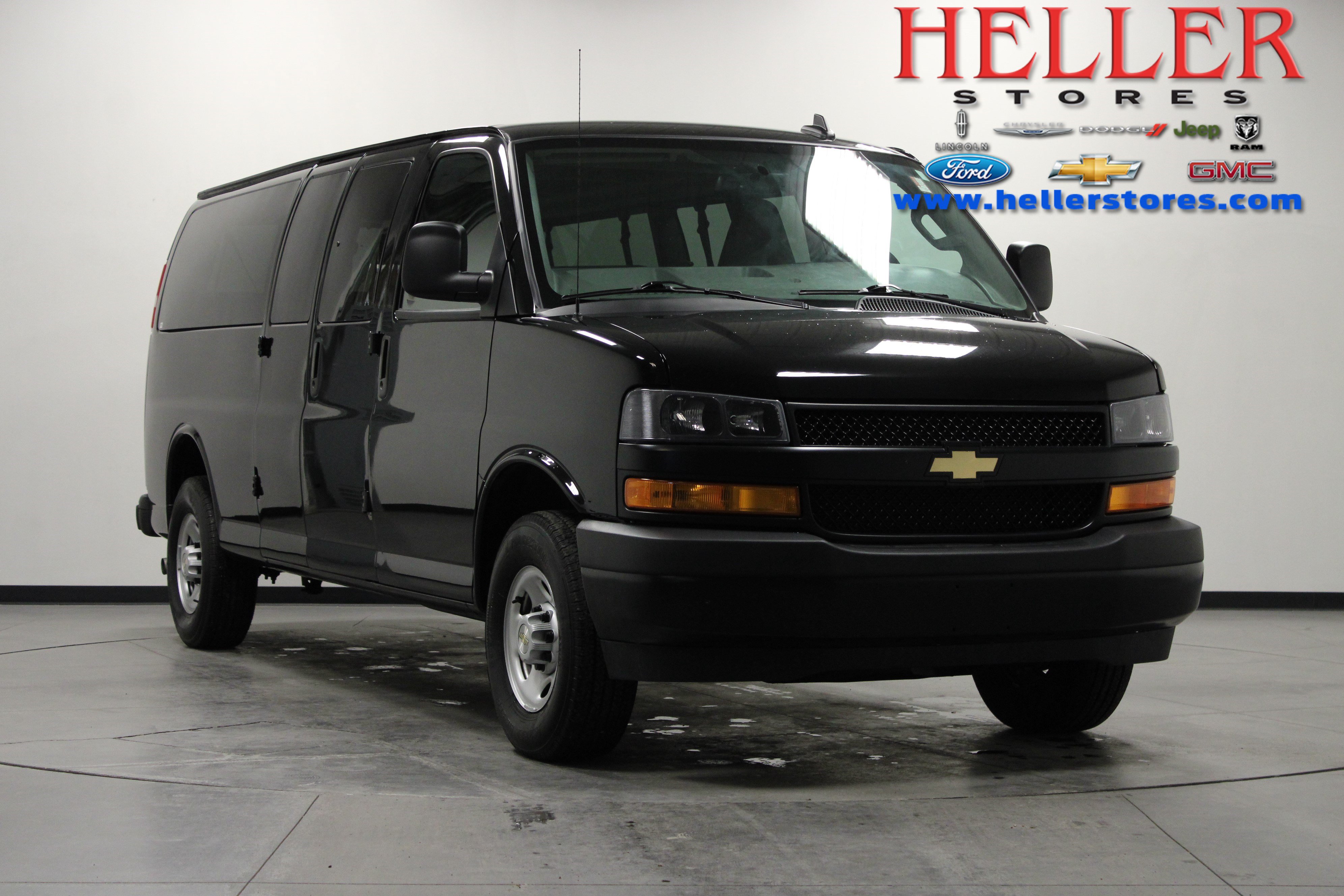 Used 2025 Chevrolet Express 3500 LS RWD image 1