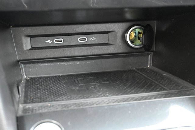 Used 2023 Volkswagen Tiguan SE FWD image 24