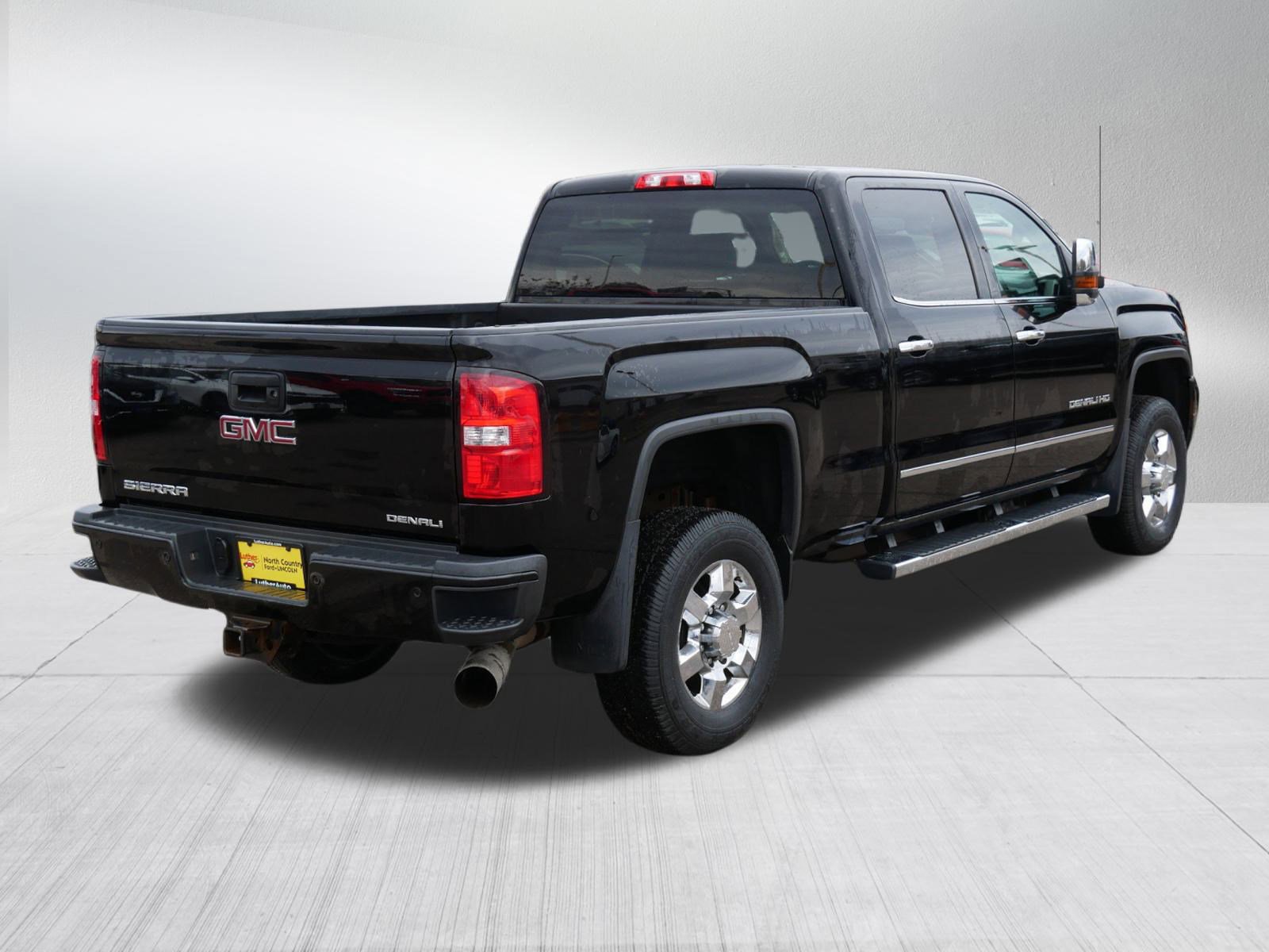 Used 2015 GMC Sierra 3500 Denali w/ Duramax Plus Package image 7