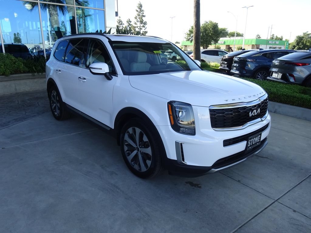 Used 2022 Kia Telluride S FWD image 1