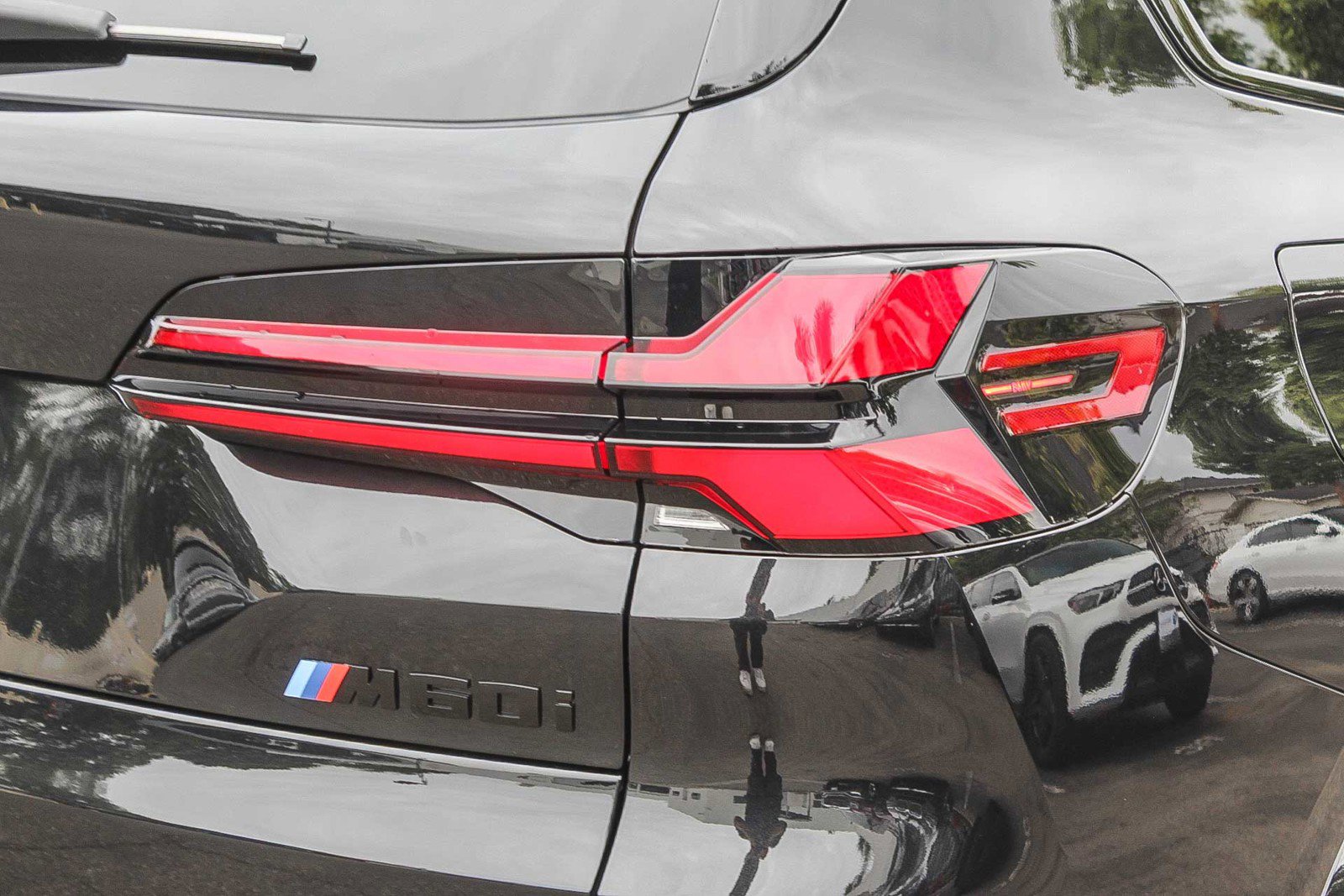 New 2026 BMW X5 M60i w/ Executive Package image 7