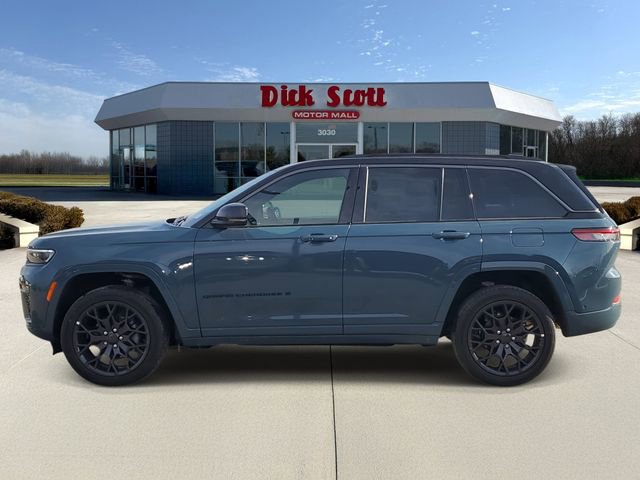 New 2026 Jeep Grand Cherokee Summit w/ Obsidian Package image 4