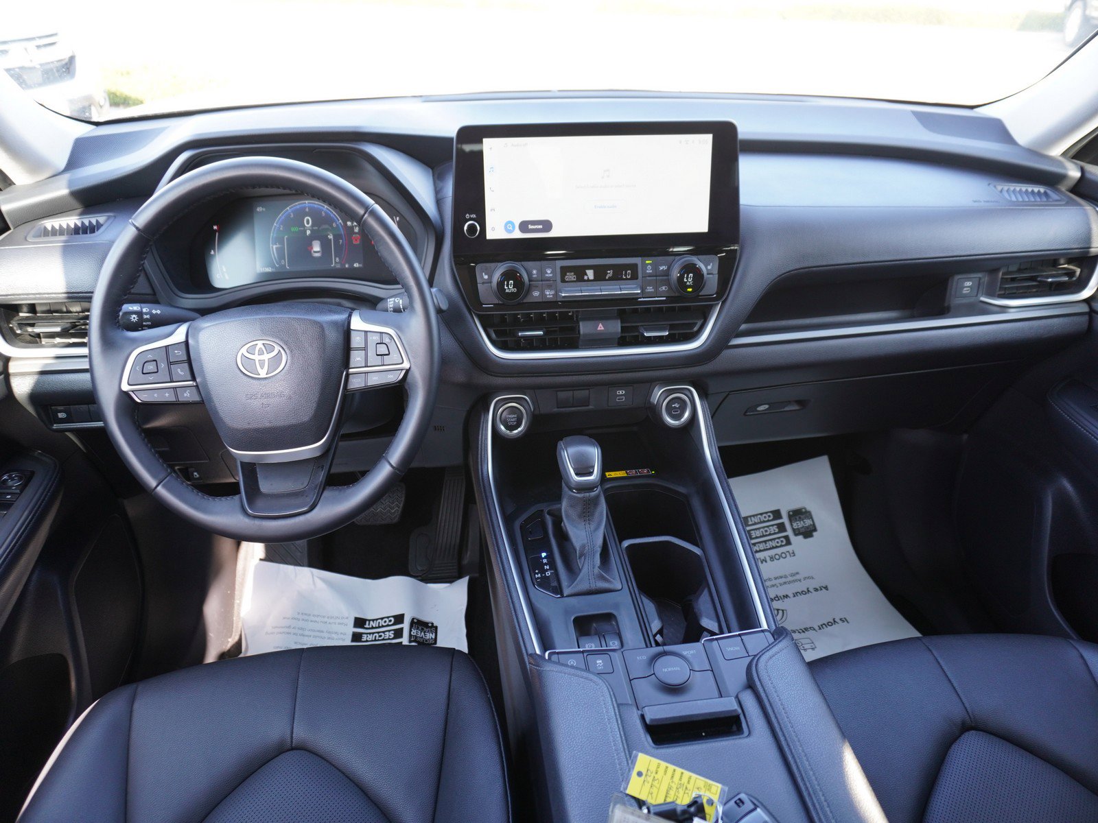 Used 2025 Toyota Grand Highlander XLE video 2