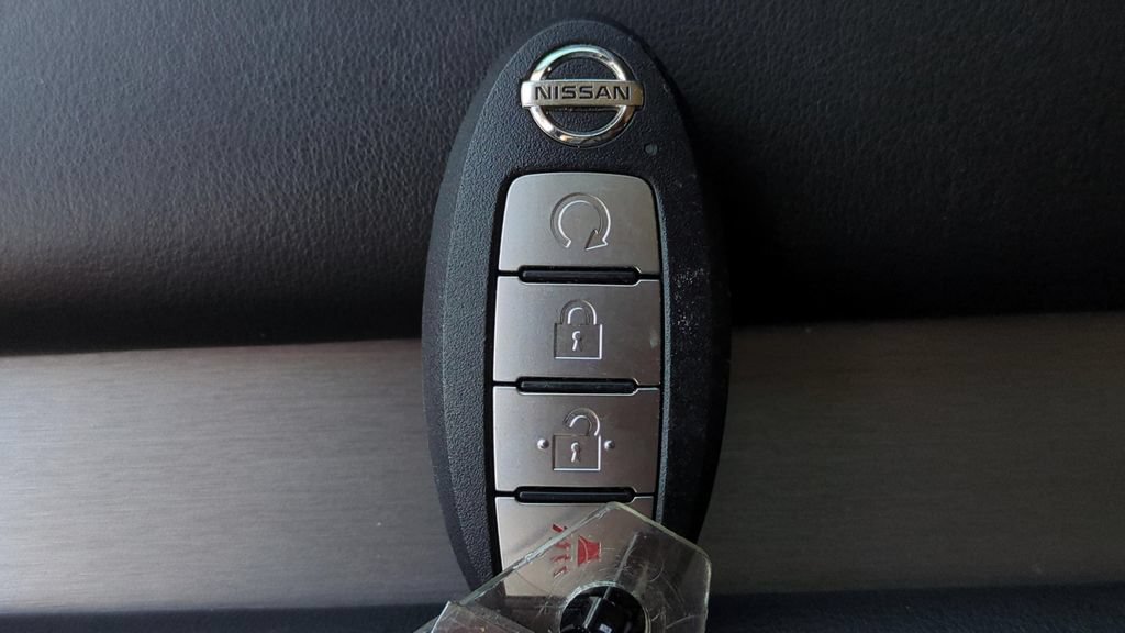 Used 2023 Nissan Murano SV w/ SV Midnight Edition Package FWD image 26