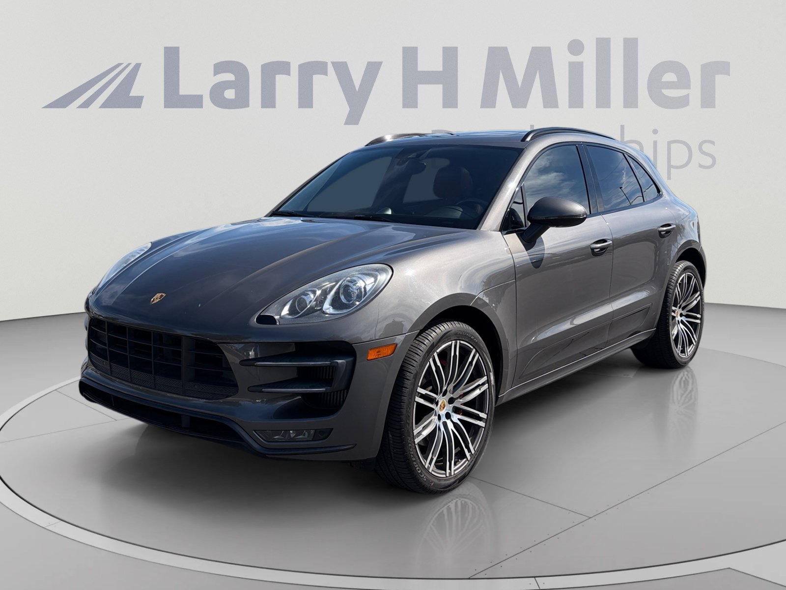 Used 2016 Porsche Macan Turbo AWD/4WD image 1