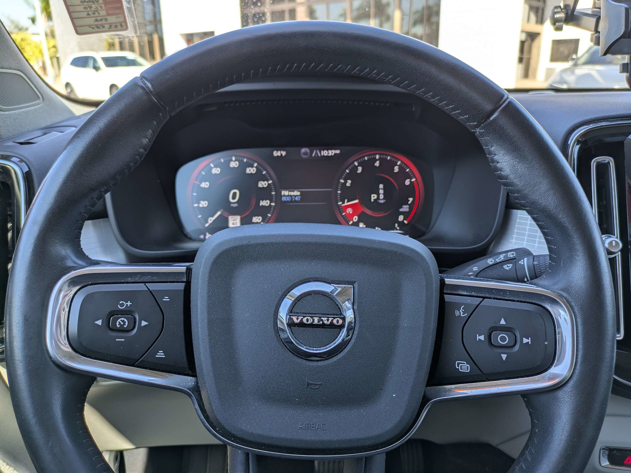 Used 2021 Volvo XC40 T4 Momentum image 27