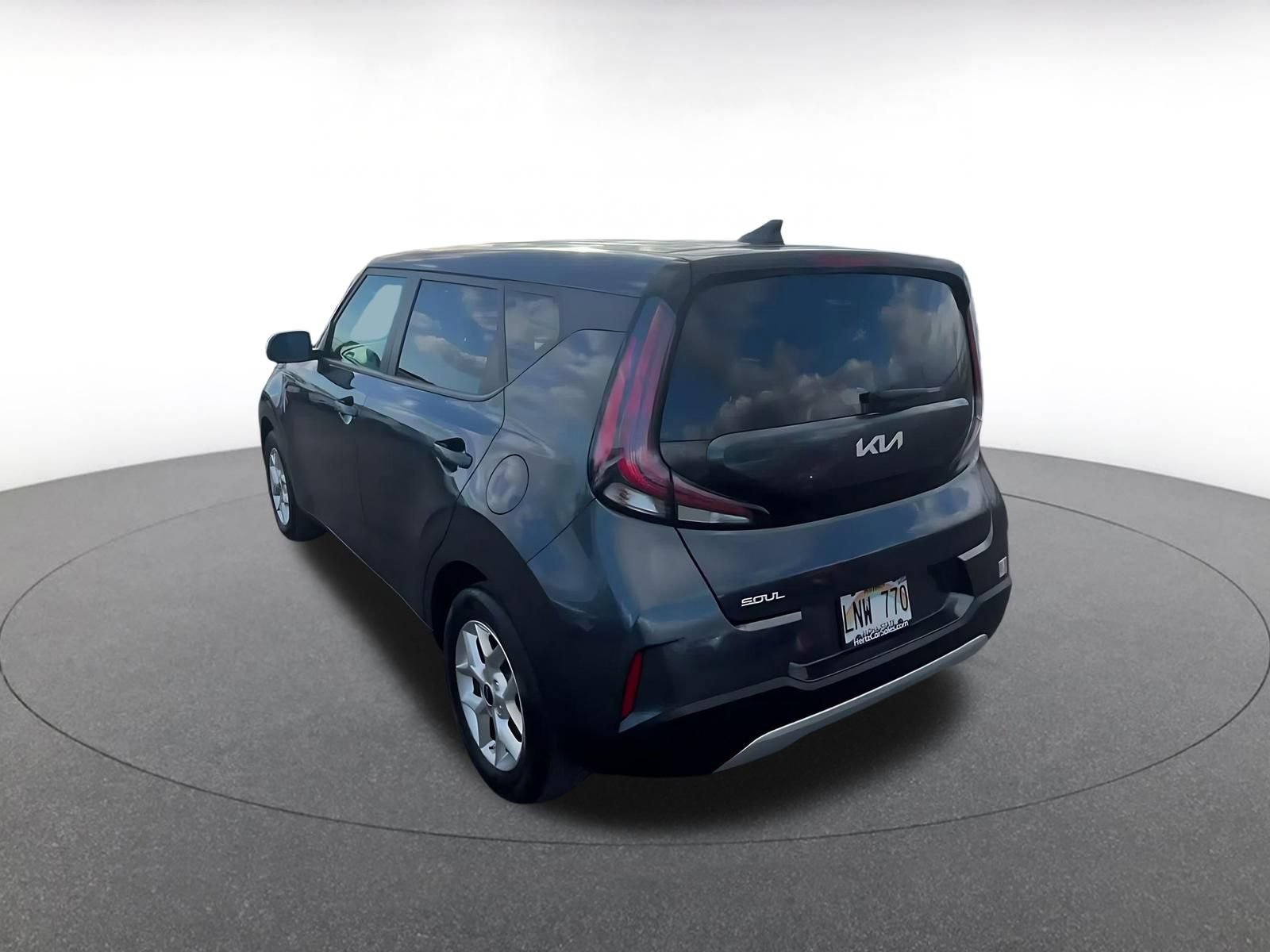 Used 2025 Kia Soul LX w/ LX Technology Package FWD image 10