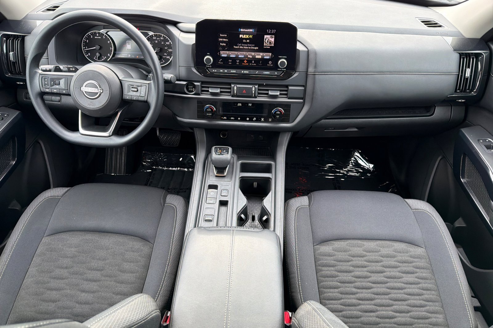 Used 2025 Nissan Pathfinder S image 12