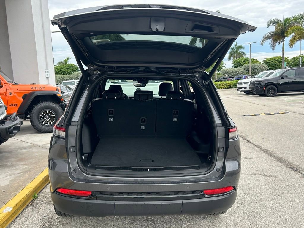 Certified 2024 Jeep Grand Cherokee Altitude image 40