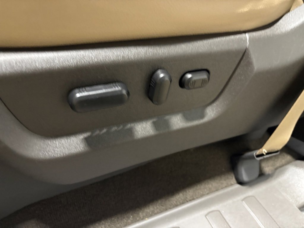 Used 2016 Ford F450 Lariat w/ Chrome Package image 23