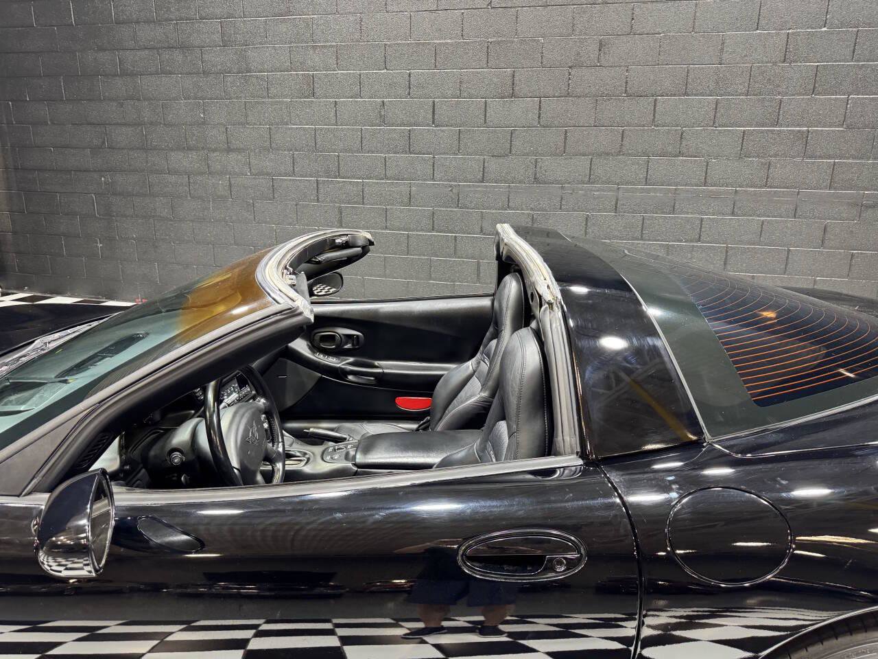 Used 2004 Chevrolet Corvette Coupe w/ Roof Package image 15