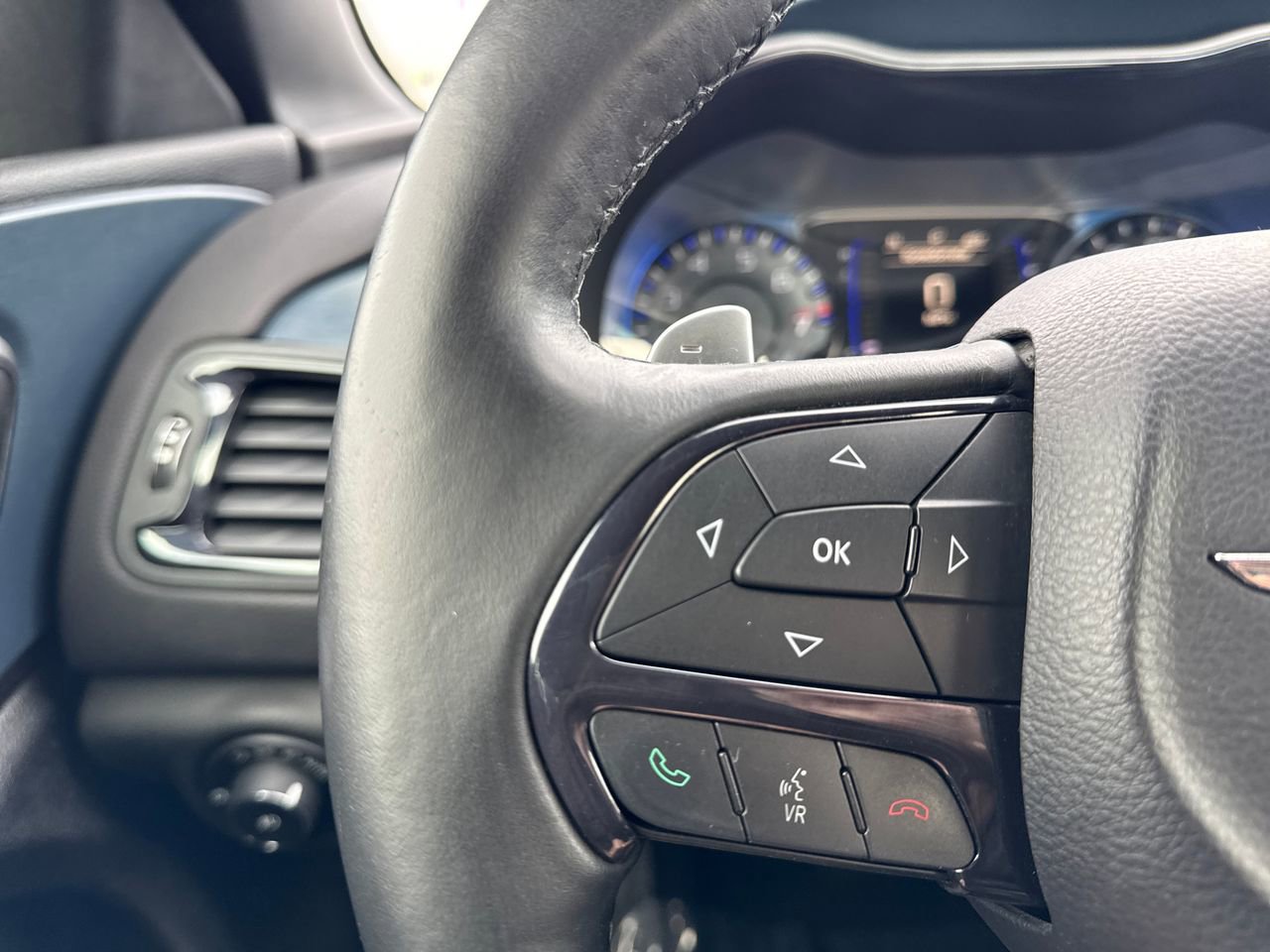 Used 2015 Chrysler 200 S w/ Comfort Group image 24