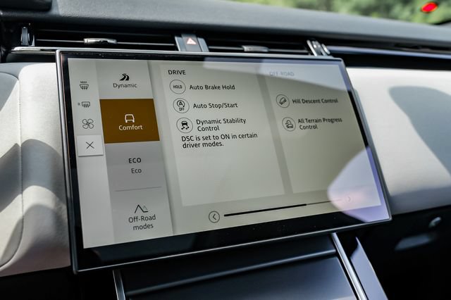 New 2026 Land Rover Range Rover Velar S AWD/4WD image 39