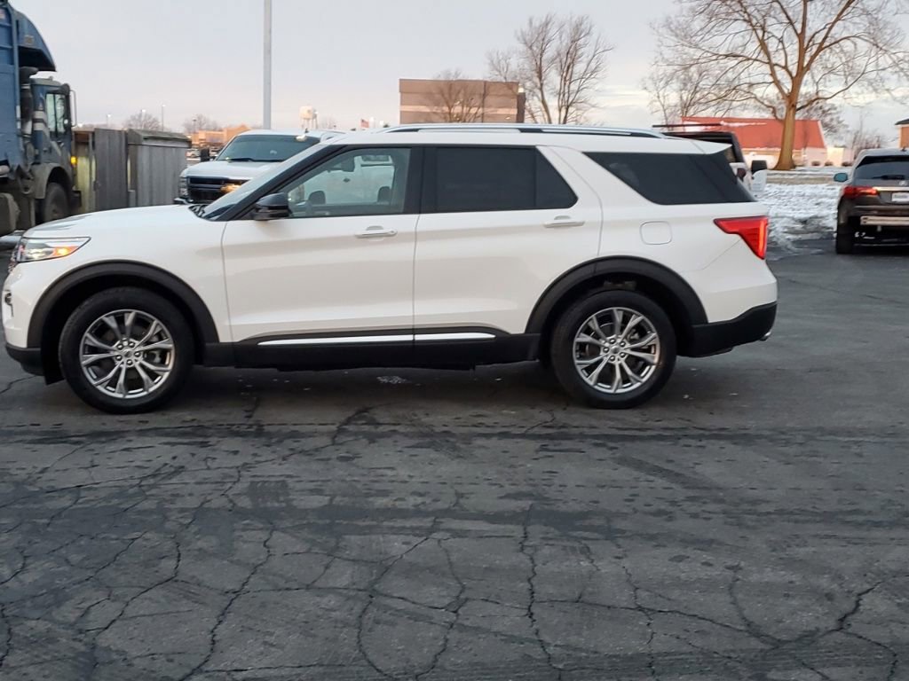 Used 2022 Ford Explorer Limited w/ Equipment Group 301A image 4