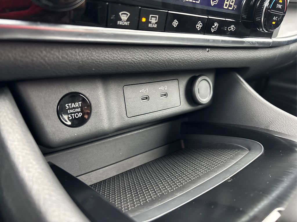 Used 2025 Nissan Rogue SV image 29