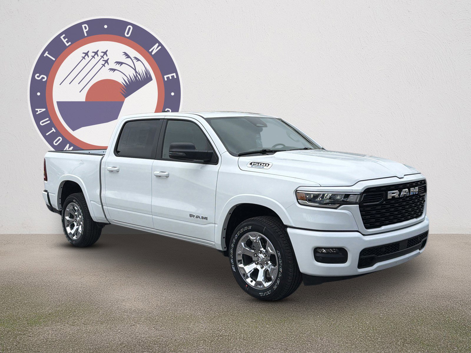 New 2026 RAM 1500 4x4 Crew Cab image 2