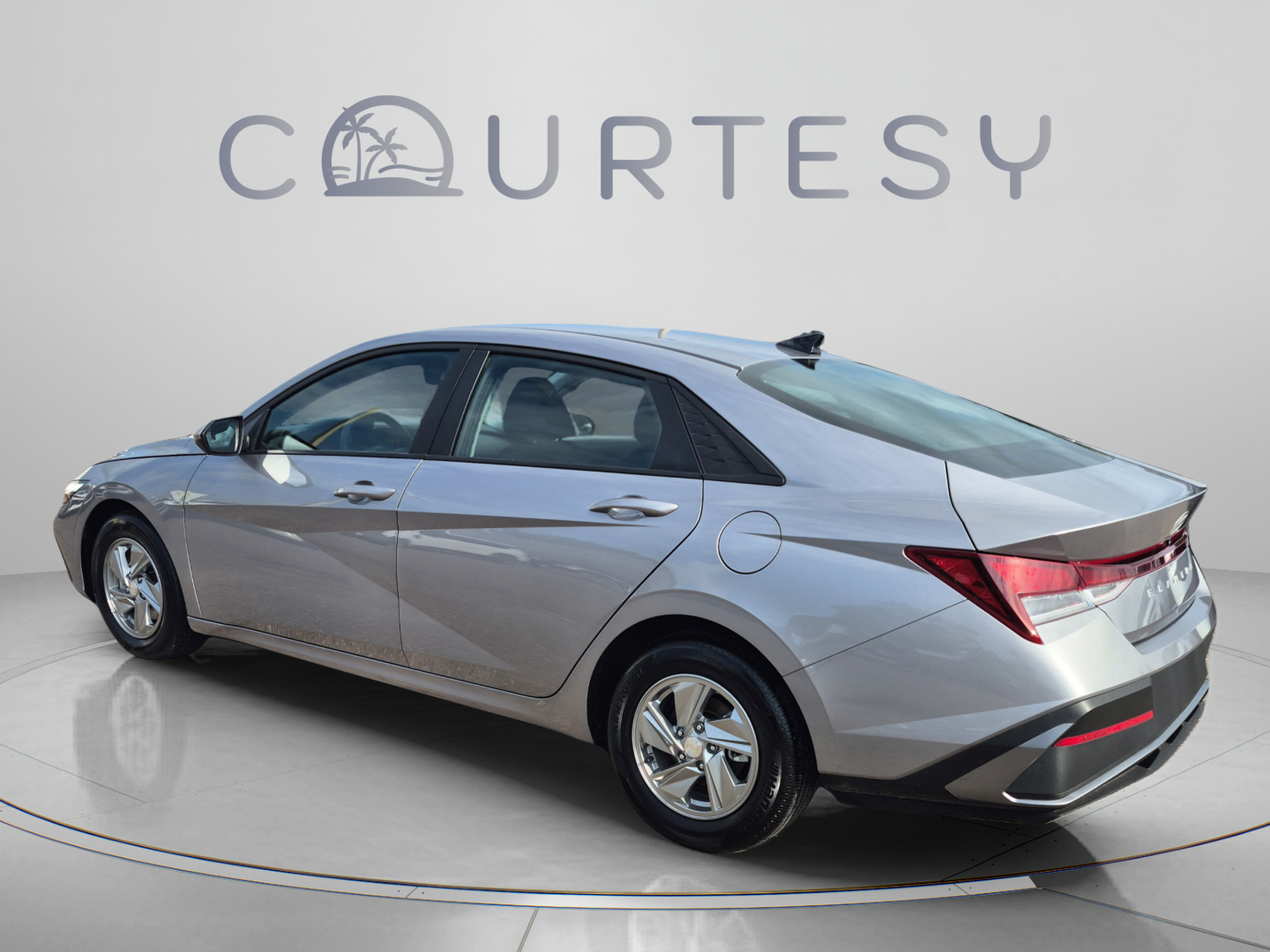 Certified 2025 Hyundai Elantra SE FWD image 3
