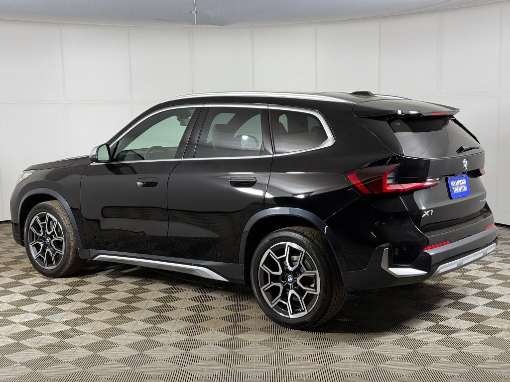 Used 2023 BMW X1 xDrive28i w/ Convenience Package image 9