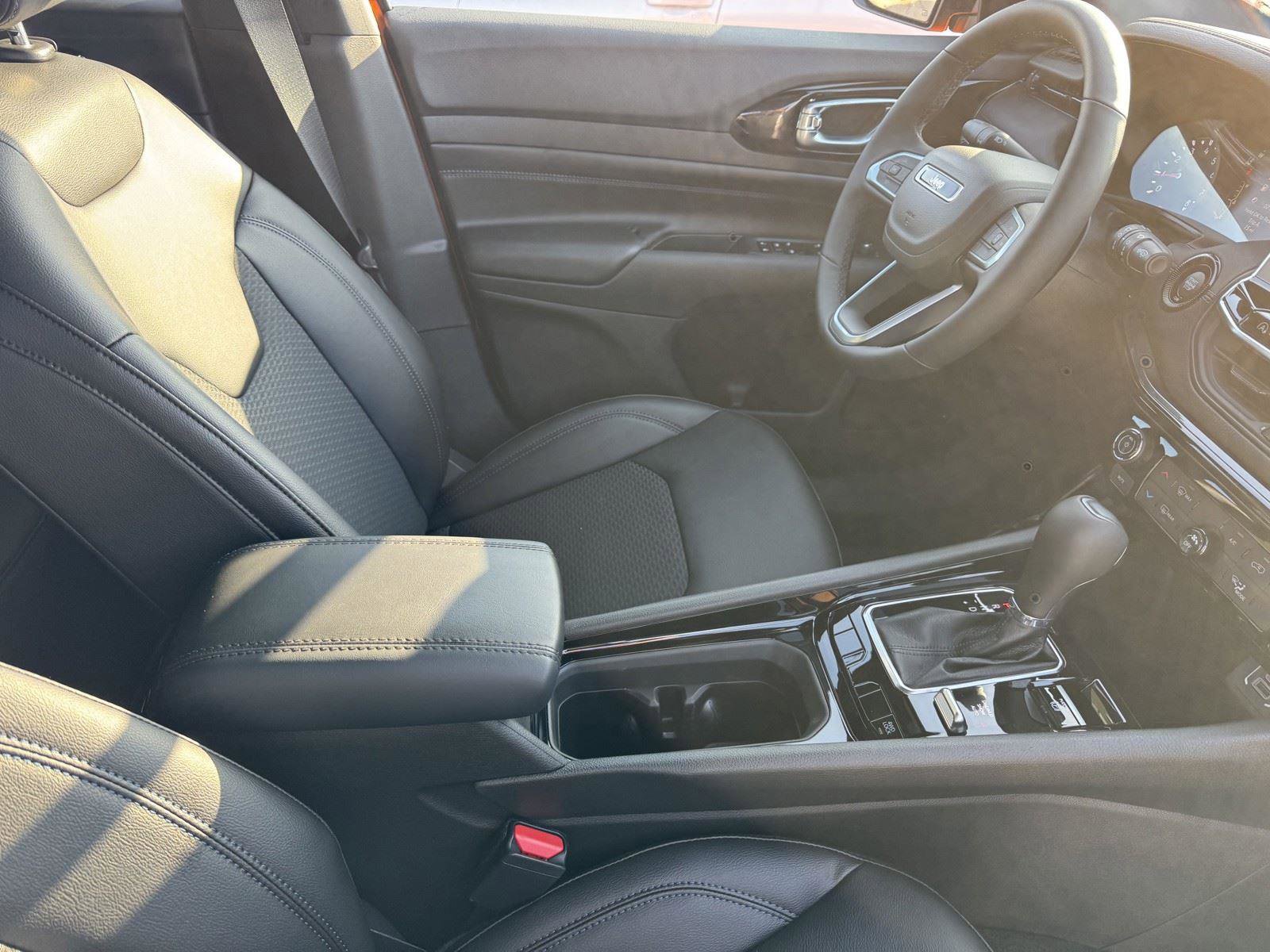 New 2026 Jeep Compass Latitude image 8