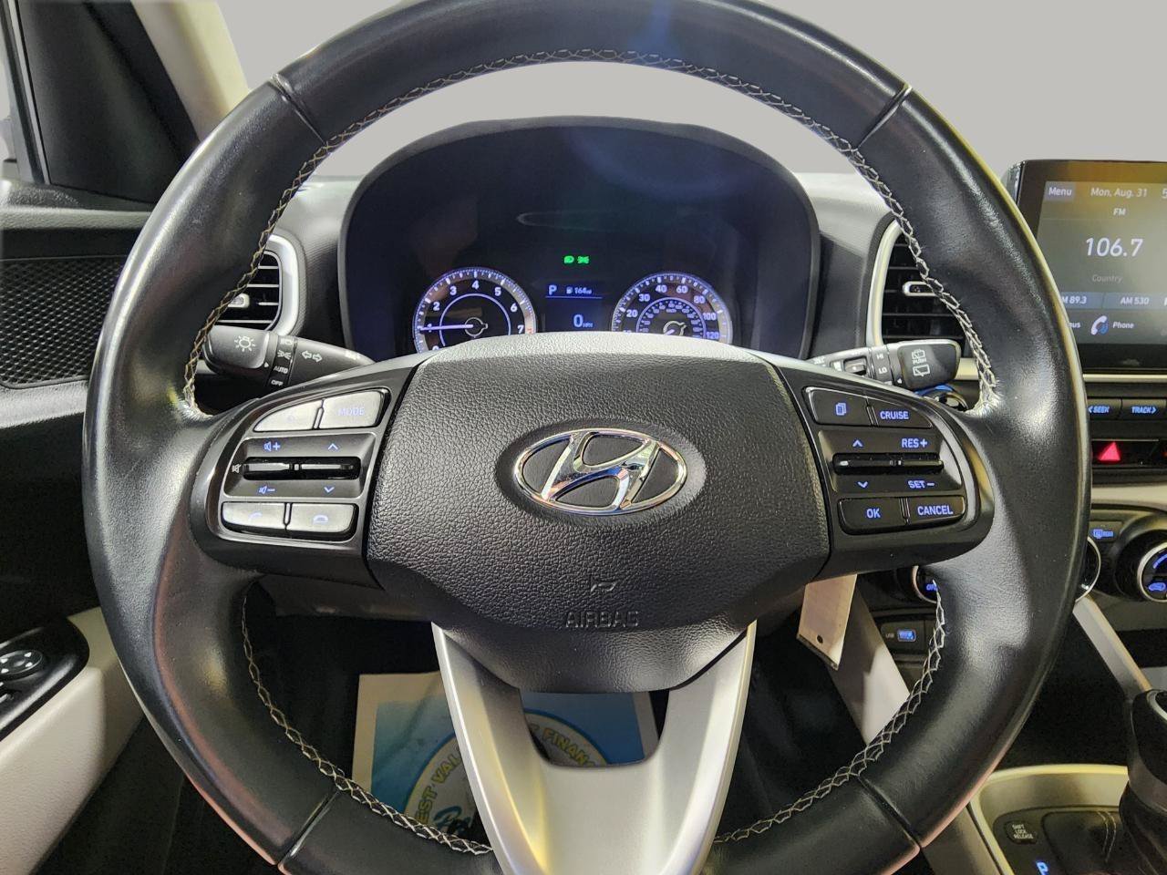 Used 2022 Hyundai Venue SEL FWD image 13