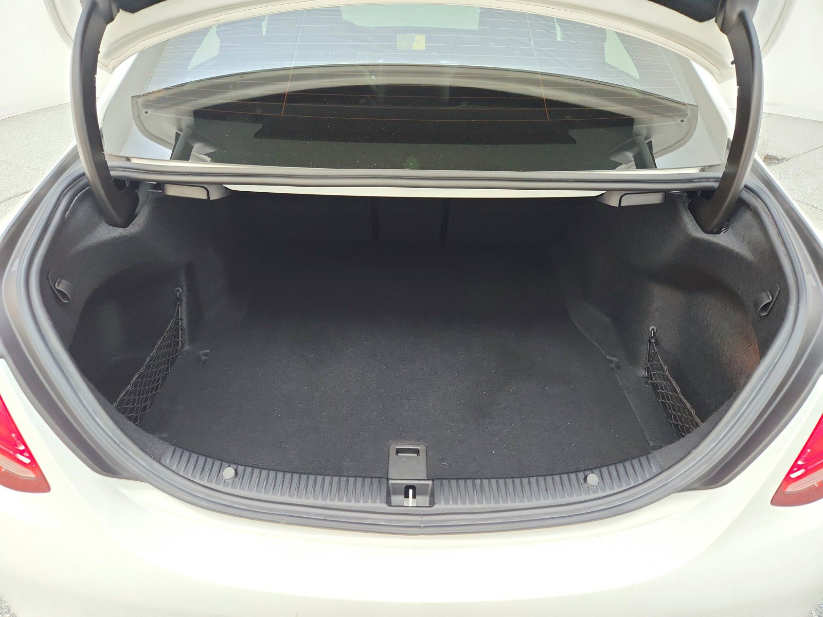 Used 2015 Mercedes-Benz C 300 4MATIC Sedan image 34