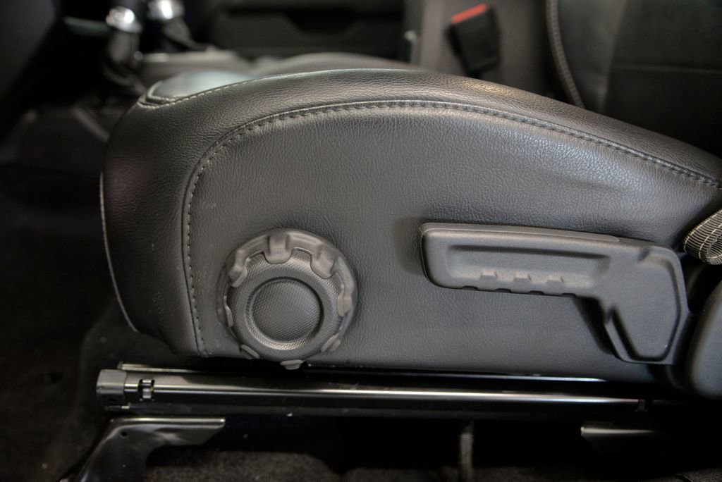 Used 2021 Jeep Wrangler Unlimited Sahara image 16